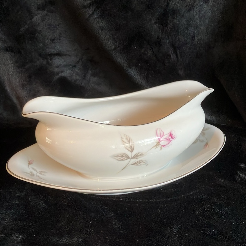 🇺🇸4 For $20 Vintage Gravy Boat With Attached Under Plate Dawn By Amcrest